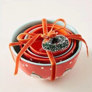 Anthropologie Set of 4 Measuring Cups George & Viv Merry Christmas Holiday. NWOT
